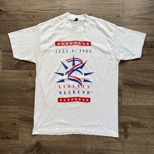 Vintage 1986 White Single Stitch Liberty Weekend USA size Medium Adult Unisex